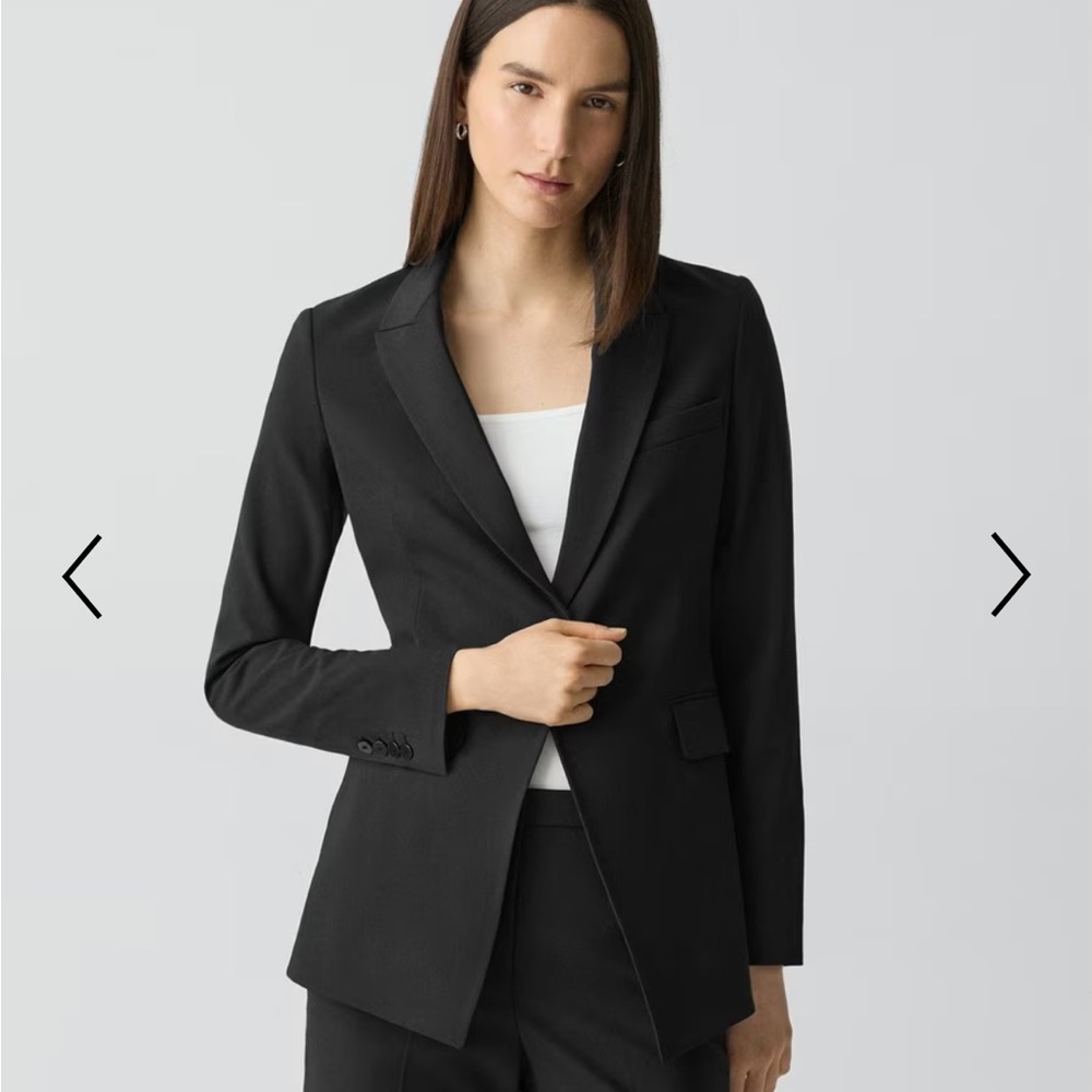 Theory Etiennette Blazer in Good Wool